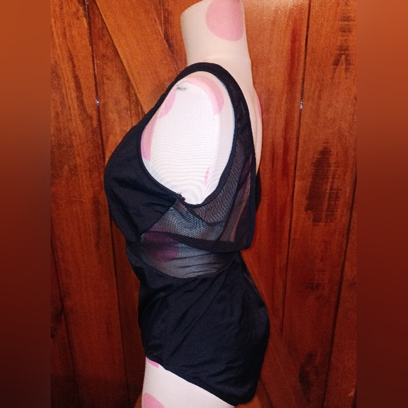 **NWOT** Time and Tru swimsuit - Picture 5 of 12